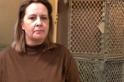 İnfial yaratan olay! Evlat edindiği 2 çocuğu kafese kapatıp yıllarca şiddet uygulamış