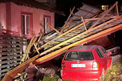 Uçan çatı, ev, karavan ve otomobilde hasara yol açtı