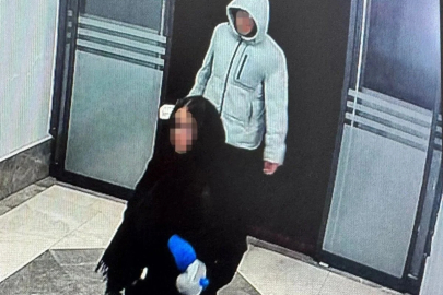 Kayseri'de apartmanın girişine idrar ve toz dökenler çocuk çıktı