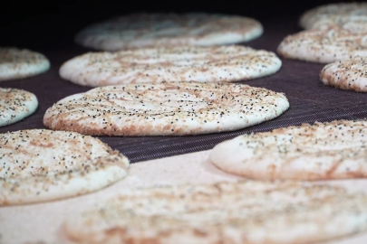 Bursa'da 450 gramlık BESAŞ Ramazan pidesi 25 TL