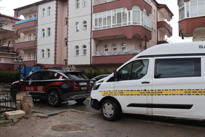 Boşanma aşamasındaki eşini bıçaklayarak katletti! Kaçarken yaptığı kazada can verdi...