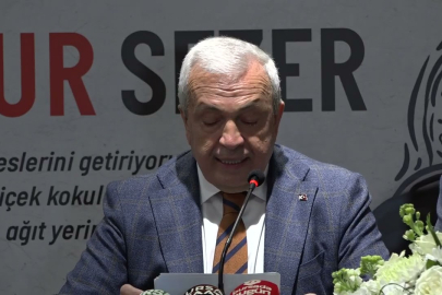 Bursa'da yılın yazarı Sennur Sezer oldu