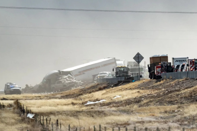 Colorado'da kum fırtınası nedeniyle 30'dan fazla araç zincirleme kazaya karıştı!