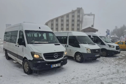 Uludağ'da 'korsan' tepkisi: "Fahiş fiyat isteyip dağda bırakıyorlar"