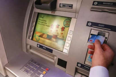 ATM'den kartınızı alırken sakın gecikmeyin!