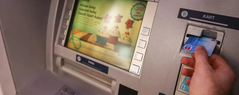 ATM'den kartınızı alırken