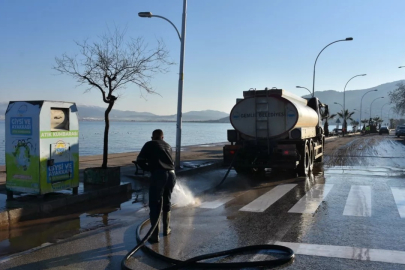 Bursa'da fırtına sonrası biriken atıklar temizlendi