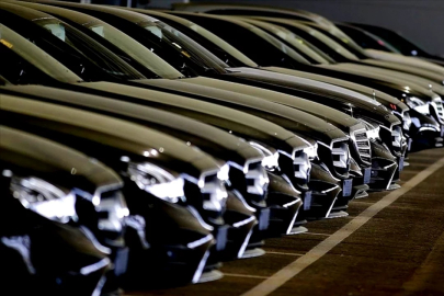 Otomotiv dünyasında deprem! Dev üreticiler kara kara düşünüyor...