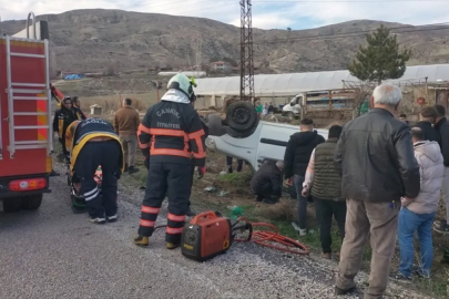 Çankırı'da şarampole devrilen hafif ticari araçtaki 4 kişi yaralandı