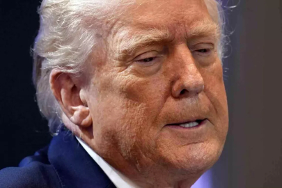 Trump'tan ABD Yüksek Mahkemesi'nin gümrük tarifelerinin iptali kararına sert tepki