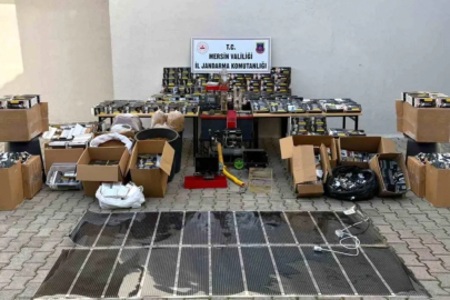 Mersin'de evinde kaçak sigara üretimi yapan şüpheli gözaltına alındı