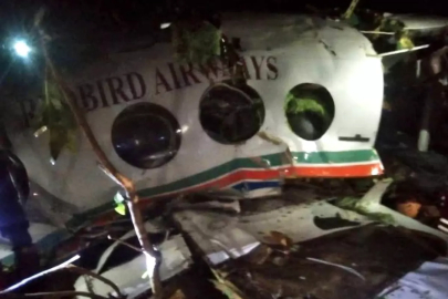 Hindistan'da içerisinde 7 kişinin bulunduğu ambulans uçak düştü