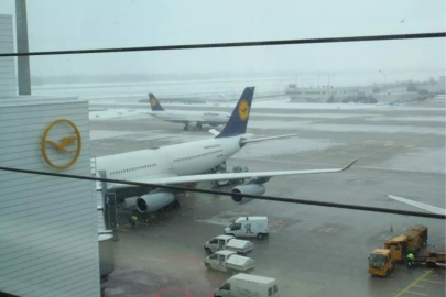 Münih'te havacılık skandalı: 500 yolcu uçaklarda rehin kaldı