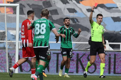 12 maçta 4 kırmızı kart gören Caner Erkin'i şoke eden karar