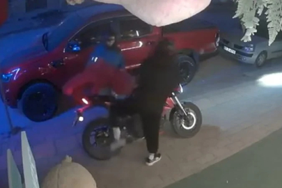 Antalya'da çiçekçinin önündeki oyuncak ayıyı çaldılar