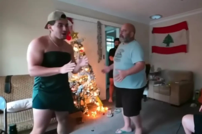 Oğlunu canlı yayında tekme tokat dövdü