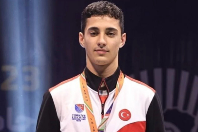 Milli eskrimci Furkan Yaman, gençlerde Avrupa şampiyonu oldu