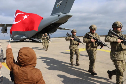 Almanya'da tatbikata katılan Mehmetçiklere duygulu karşılama