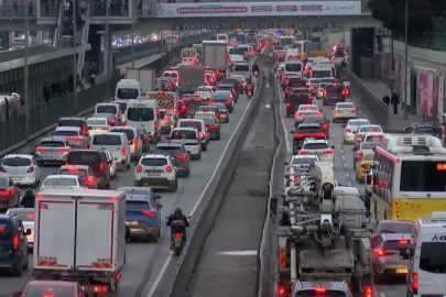İftar öncesi trafik yoğunluğu yüzde 87'ye ulaştı