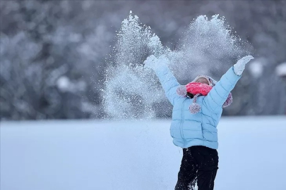 Kış geri döndü! 18 ilde eğitime kar engeli...
