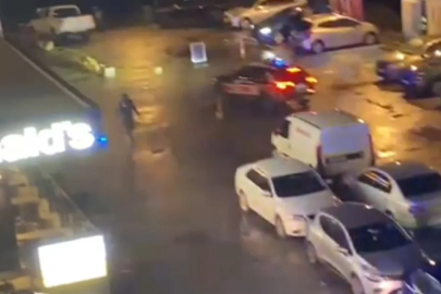 Kız meselesi nedeniyle iki grup arasında kavga çıktı! Ortalık savaş alanına döndü...