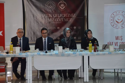 Muş'ta "Aile ve Gençlik Fonu"ndan yararlanan çiftler iftar programında buluştu