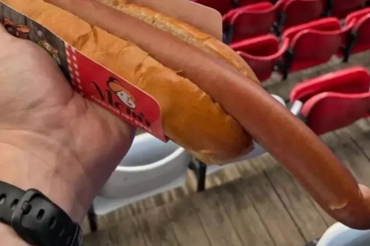 Nottingham Forest stadyumunda satıIan sosisli viral oldu!