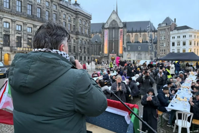 Amsterdam'da Filistin için sokak iftarı düzenlendi