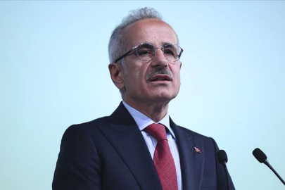 Bakan Uraloğlu, detayları açıkladı... Sosyal medyaya 15 yaş sınırı geliyor