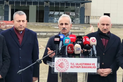 Bakan Uraloğlu: İran, Irak, Suriye, Lübnan ve Ürdün'e olan bütün uçuşları 2 Mart'a kadar iptal ettik