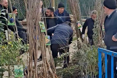 Bursa'da seyyar satıcılar zabıtaya saldırdı!