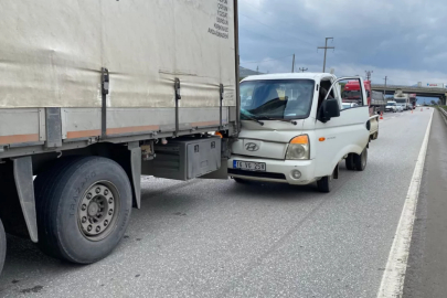 Bursa'da zincirleme kaza: 3 araç birbirine girdi!