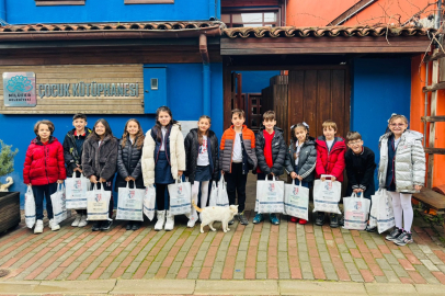 Gökkuşağı Koleji’nden Kitap Bağışı