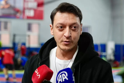 Mesut Özil'den şampiyonluk tahmini: Galatasaray Avrupa'da yorulacağı için Fenerbahçe şampiyon
