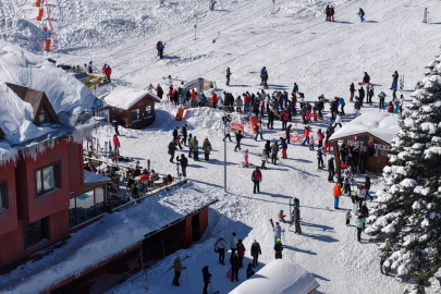 Türkiye'nin ilk kayak merkezi Uludağ doldu taştı!