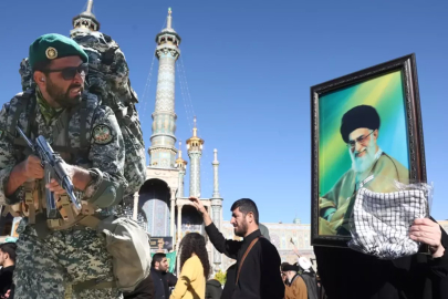 Hamaney sonrası taht kavgası çıktı! Devrim Muhafızları ve din adamları karşı karşıya