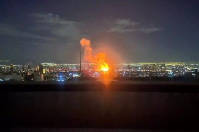 İran'da Radyo ve Televizyon Kurumu binası vuruldu, yayınlar kesildi