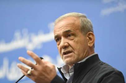 Pezeşkiyan: Geçici Liderlik Konseyi görevine başladı