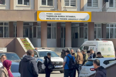 Çekmeköy'de lise öğrencisinin bıçakla yaraladığı 2 öğretmenden biri hayatını kaybetti