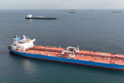 Hürmüz Boğazı'nda petrol sevkiyatı sert düştü