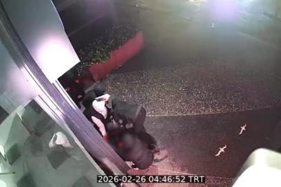 İki dakikada 18 milyon TL buhar oldu! Kuyumcu soygunu kamerada...