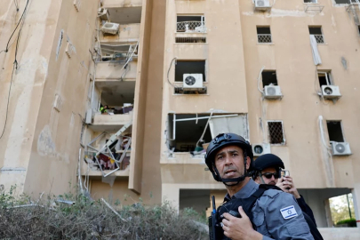 İran'ın balistik füzesi İsrail'in koruma kalkanını deldi: Çok sayıda yaralı var