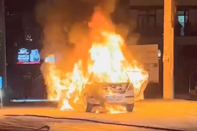 Kocaeli'de Otomobil Alev Alev Yandı