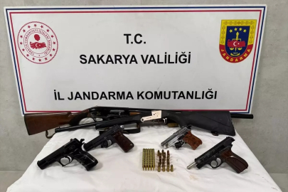 Sakarya'da silah kaçakçılığı operasyonunda 2 zanlı tutuklandı
