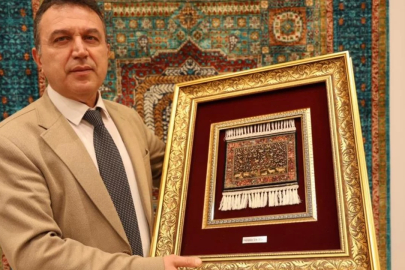 Bursa ipeğiyle yapıldı, dünyanın en küçüğü olarak kayıtlara geçti: Değer biçilemiyor...