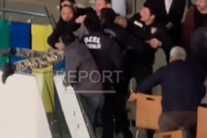 Bursa'nın merkezindeki AVM'de korku dolu anlar! Herkesin yüreği ağzına geldi