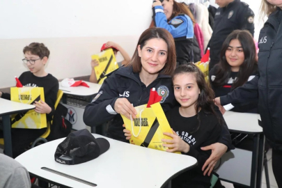 Bursa polisi öğrenciler ile bir araya gelmeye devam ediyor