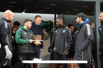 Cafumana Show'a doğum günü sürprizi