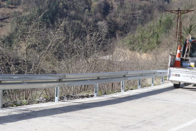 Ölüm yoluna bariyerli önlem