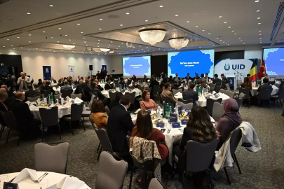 Uluslararası Demokratlar Birliği, Brüksel'de iftar programı düzenledi